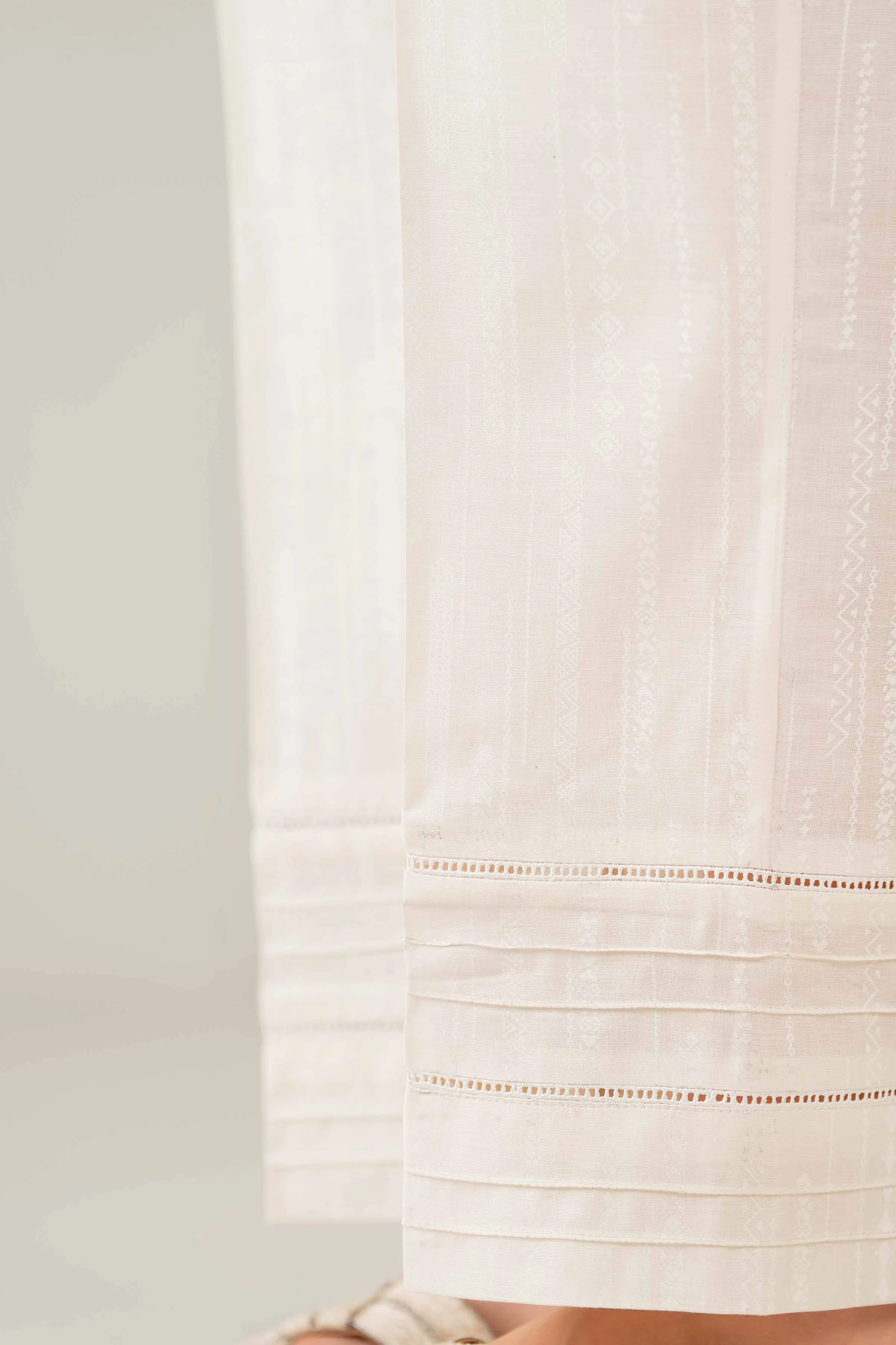 1 Piece - White Paste Printed Loose Fabric - 42503072