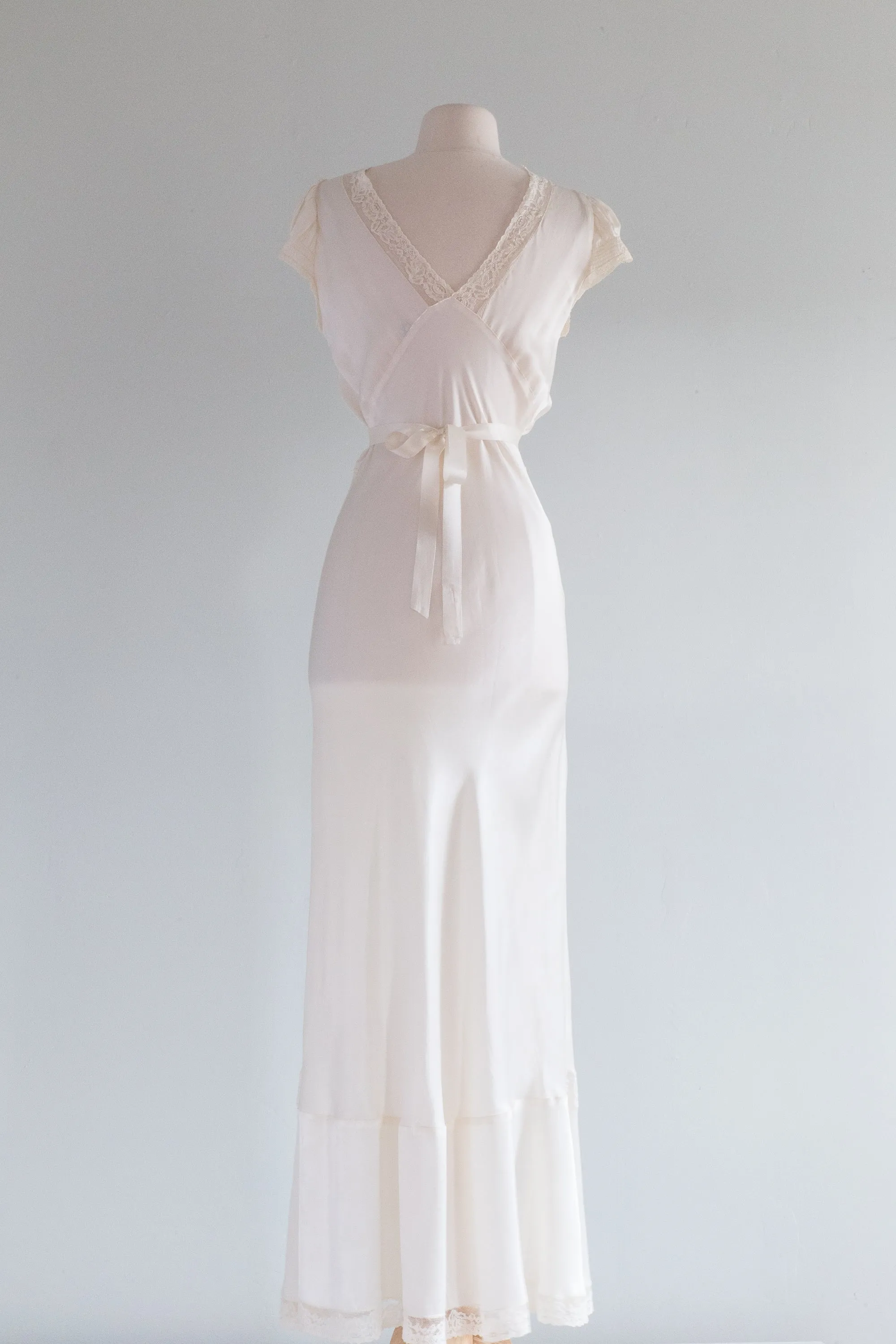 Gorgeous 1930's Bias Cut Ivory Satin Slip Dress Night Gown / Small