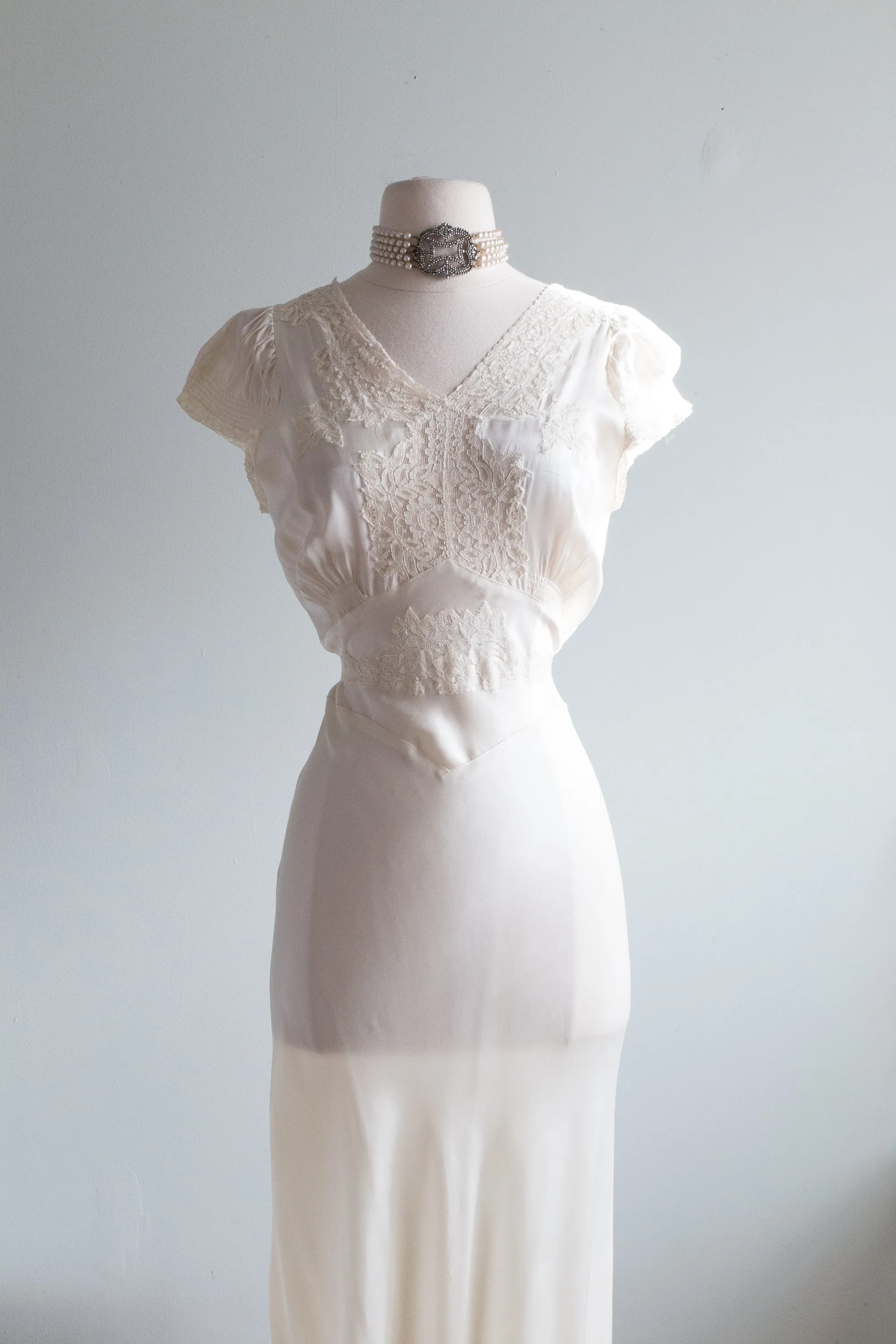 Gorgeous 1930's Bias Cut Ivory Satin Slip Dress Night Gown / Small
