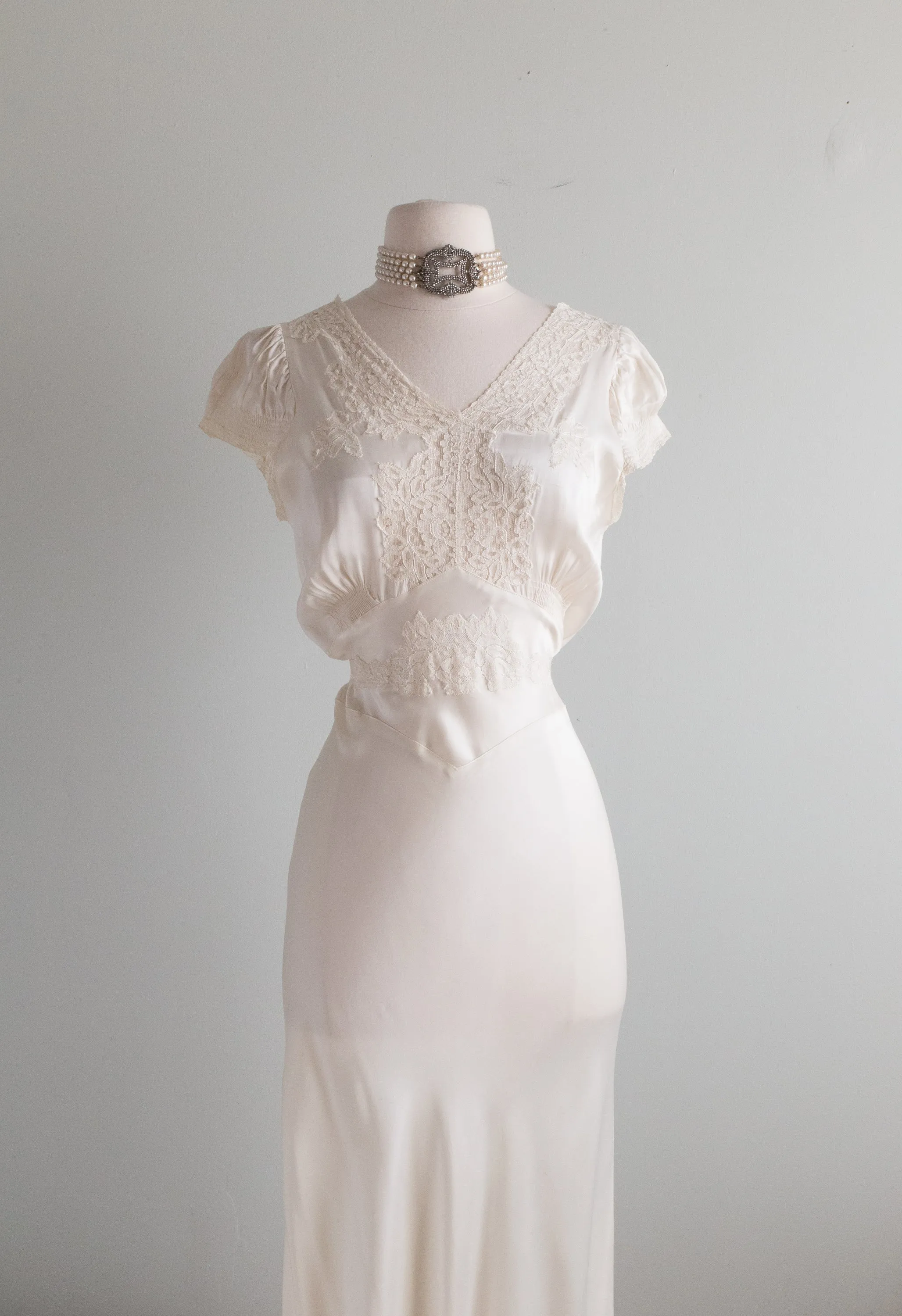 Gorgeous 1930's Bias Cut Ivory Satin Slip Dress Night Gown / Small