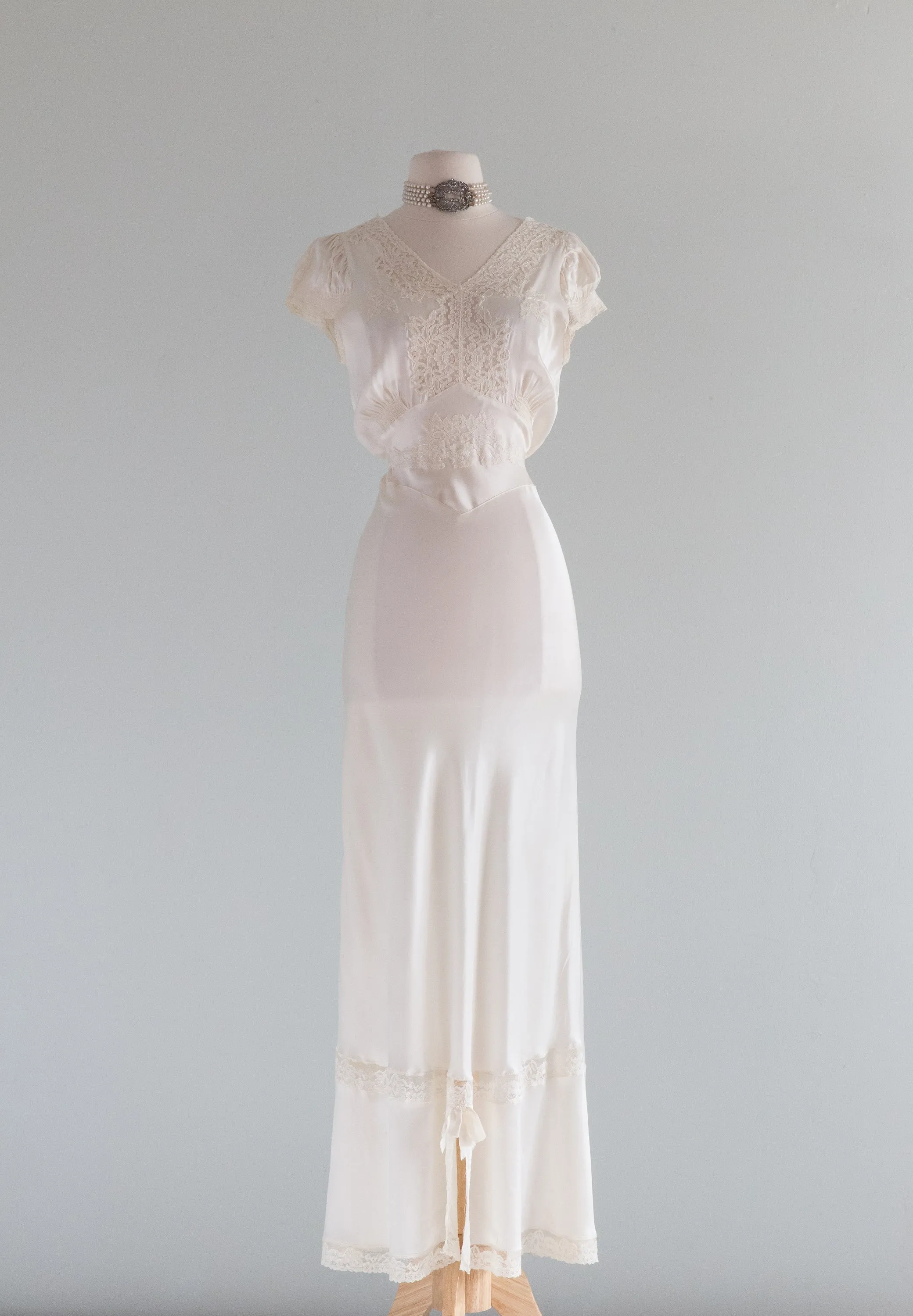 Gorgeous 1930's Bias Cut Ivory Satin Slip Dress Night Gown / Small