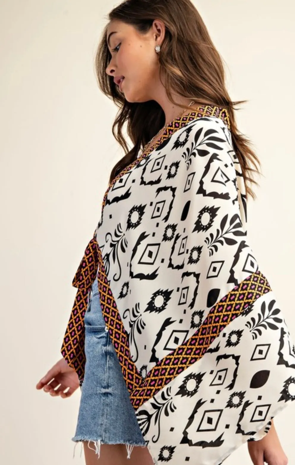 Print Black / Cream Short Kimono
