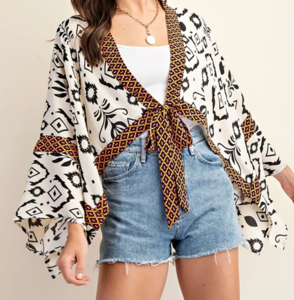 Print Black / Cream Short Kimono