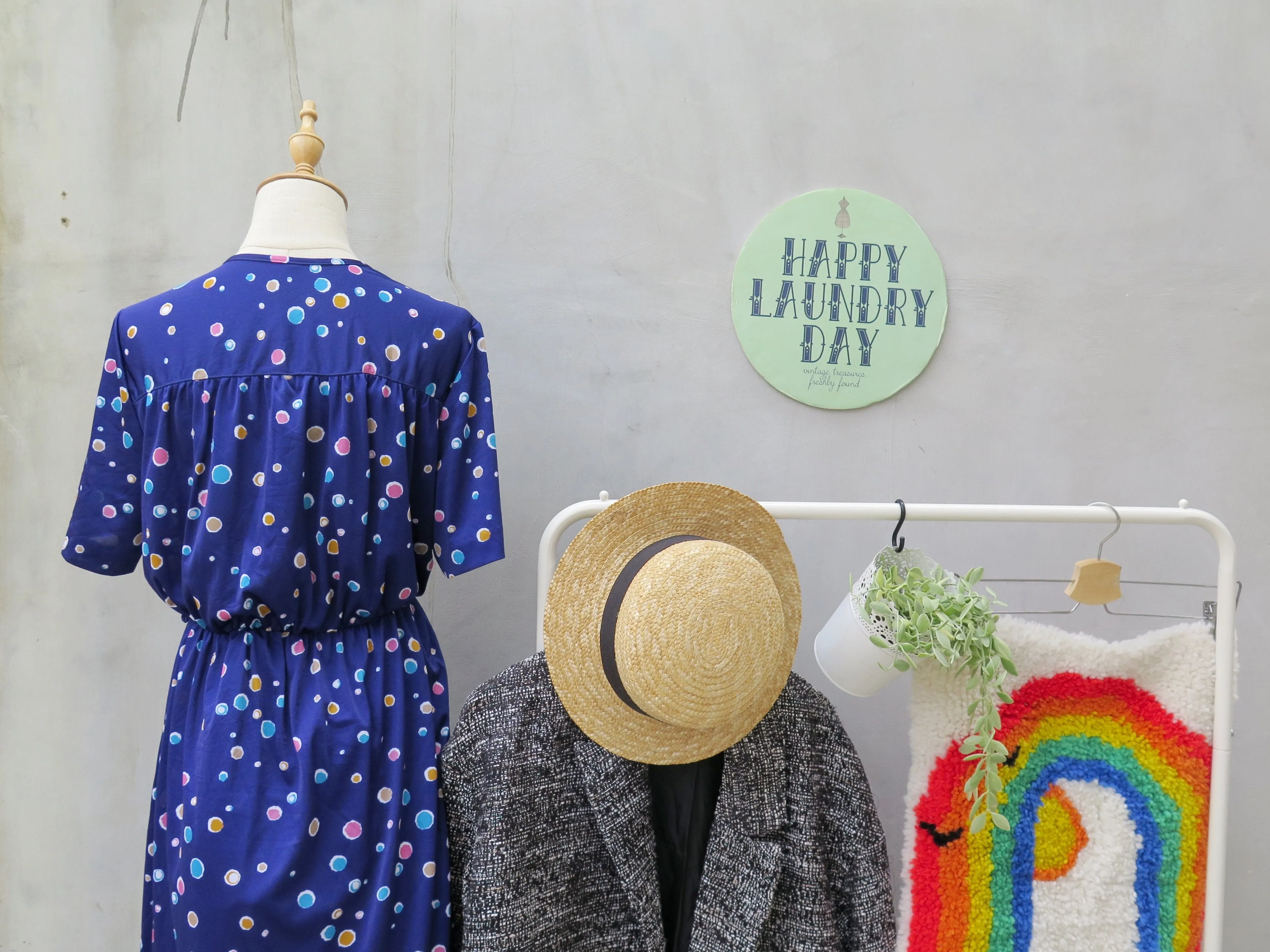 Soda pop | Vintage 1960s 1970s Blue and pink bubblegum polka dots Cute Dress