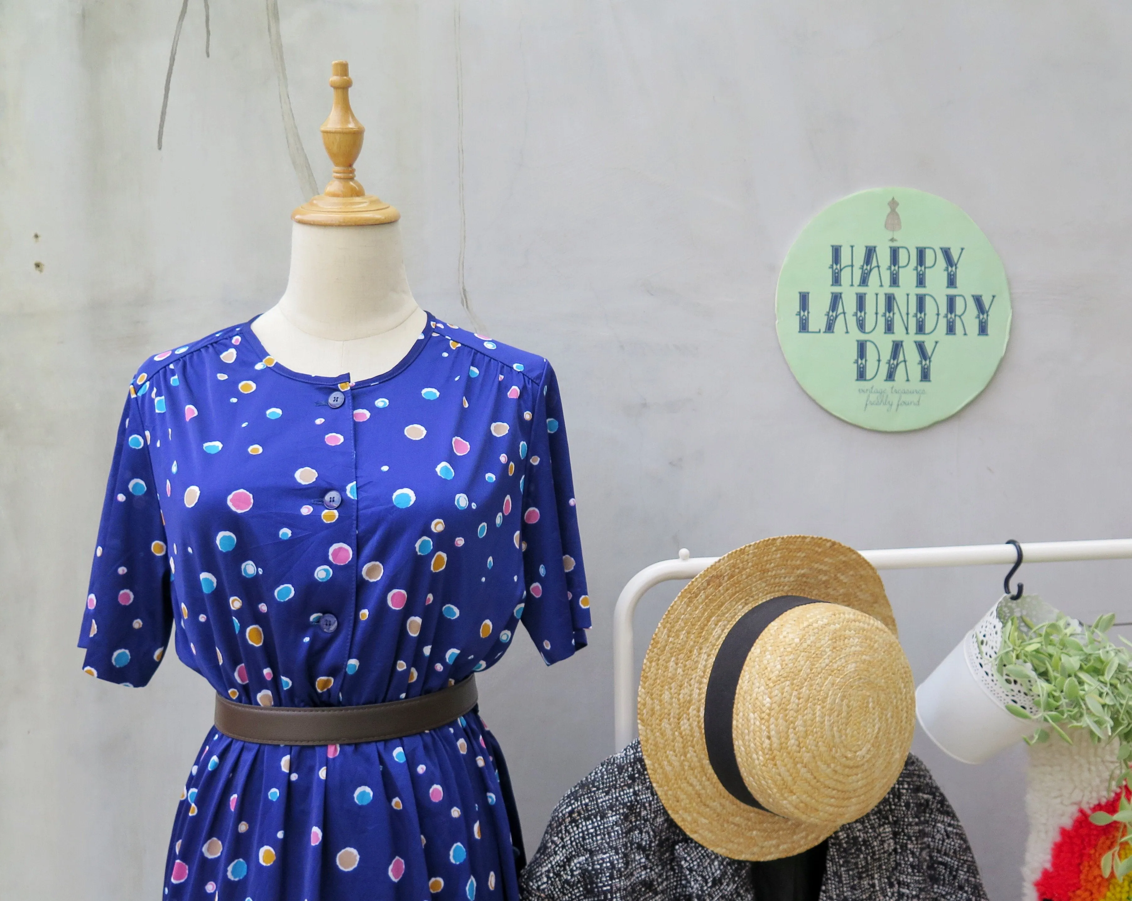 Soda pop | Vintage 1960s 1970s Blue and pink bubblegum polka dots Cute Dress