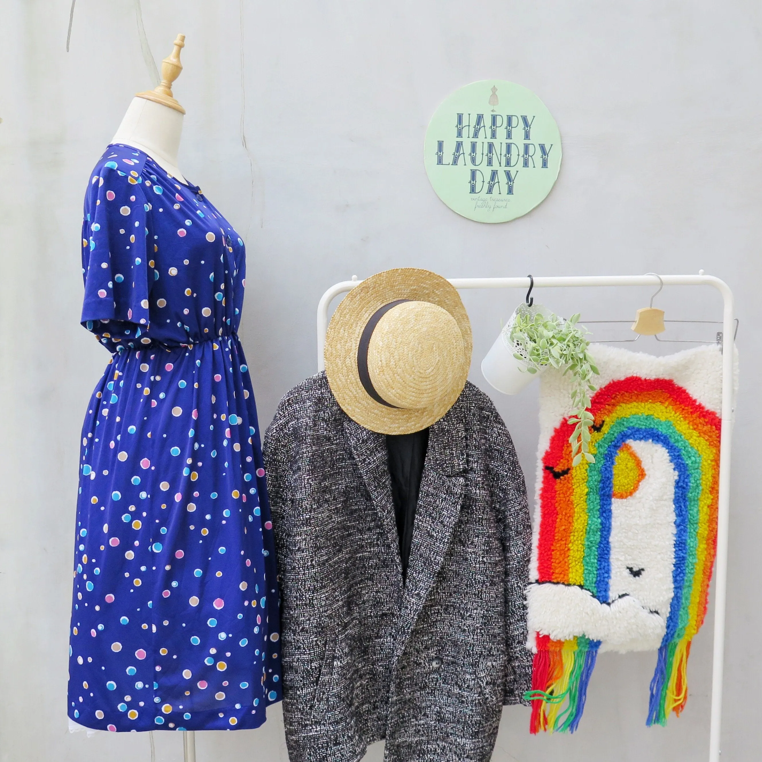 Soda pop | Vintage 1960s 1970s Blue and pink bubblegum polka dots Cute Dress